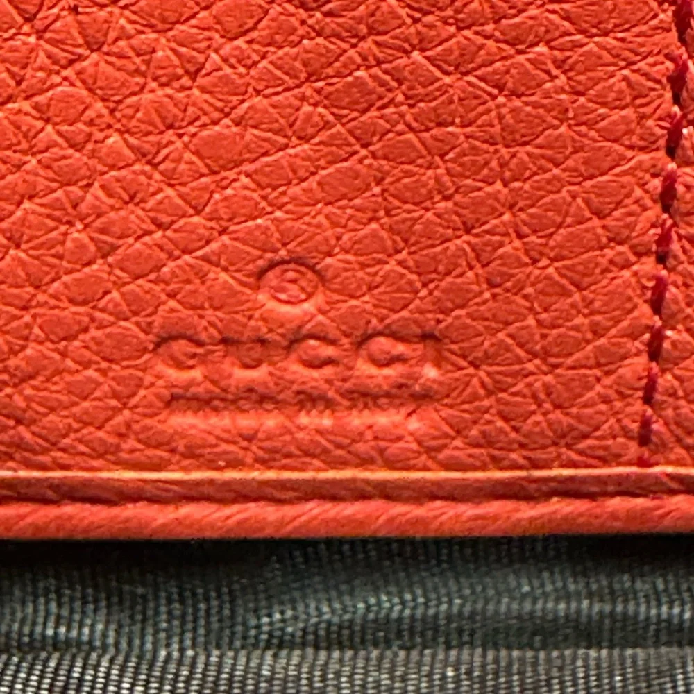 Gucci elegant coral
